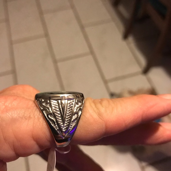 Ring - Picture 2 of 2